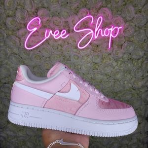 Nike Air Force - Pink 🌸💗🌸